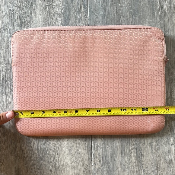 Incase Laptop Case (Pink) - Picture 4 of 5